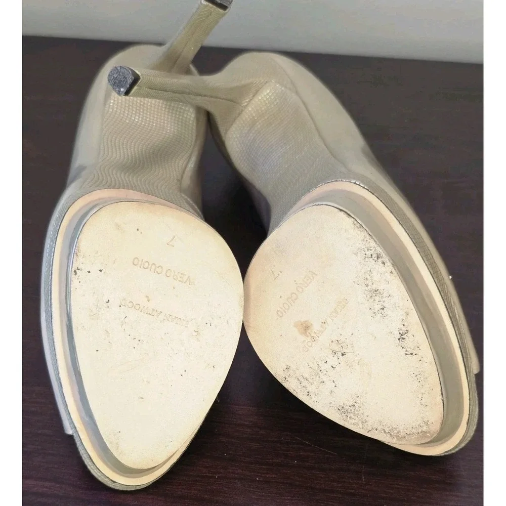 Brian Atwood Bambola Beige Patent Leather Peep Toe Platform Stilettos Heels Sz 7